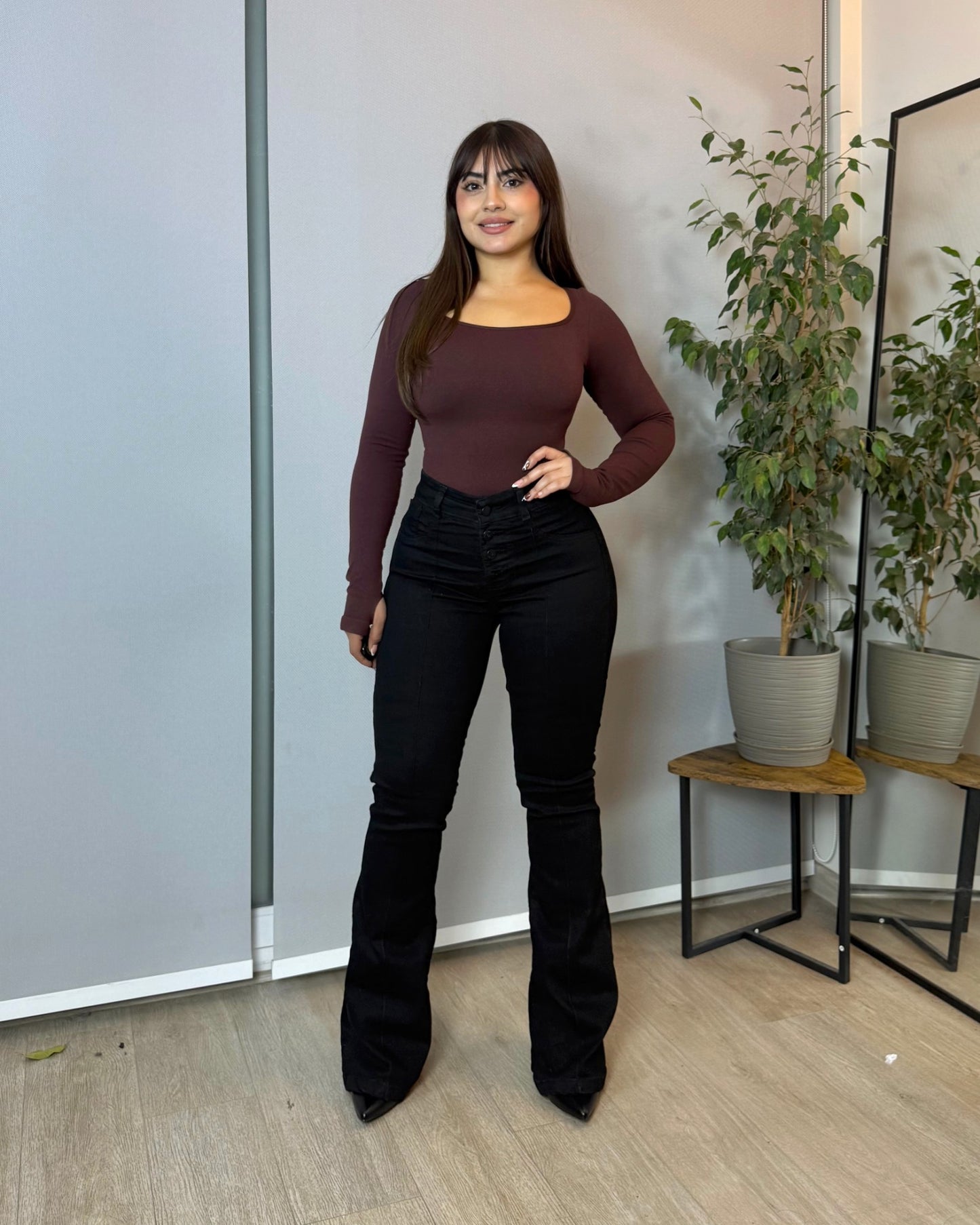 EZ2534 | Jeans Flare Lineal  Botones Negro Nacional Ultra Push Up | EZ | Venta Por Mayor