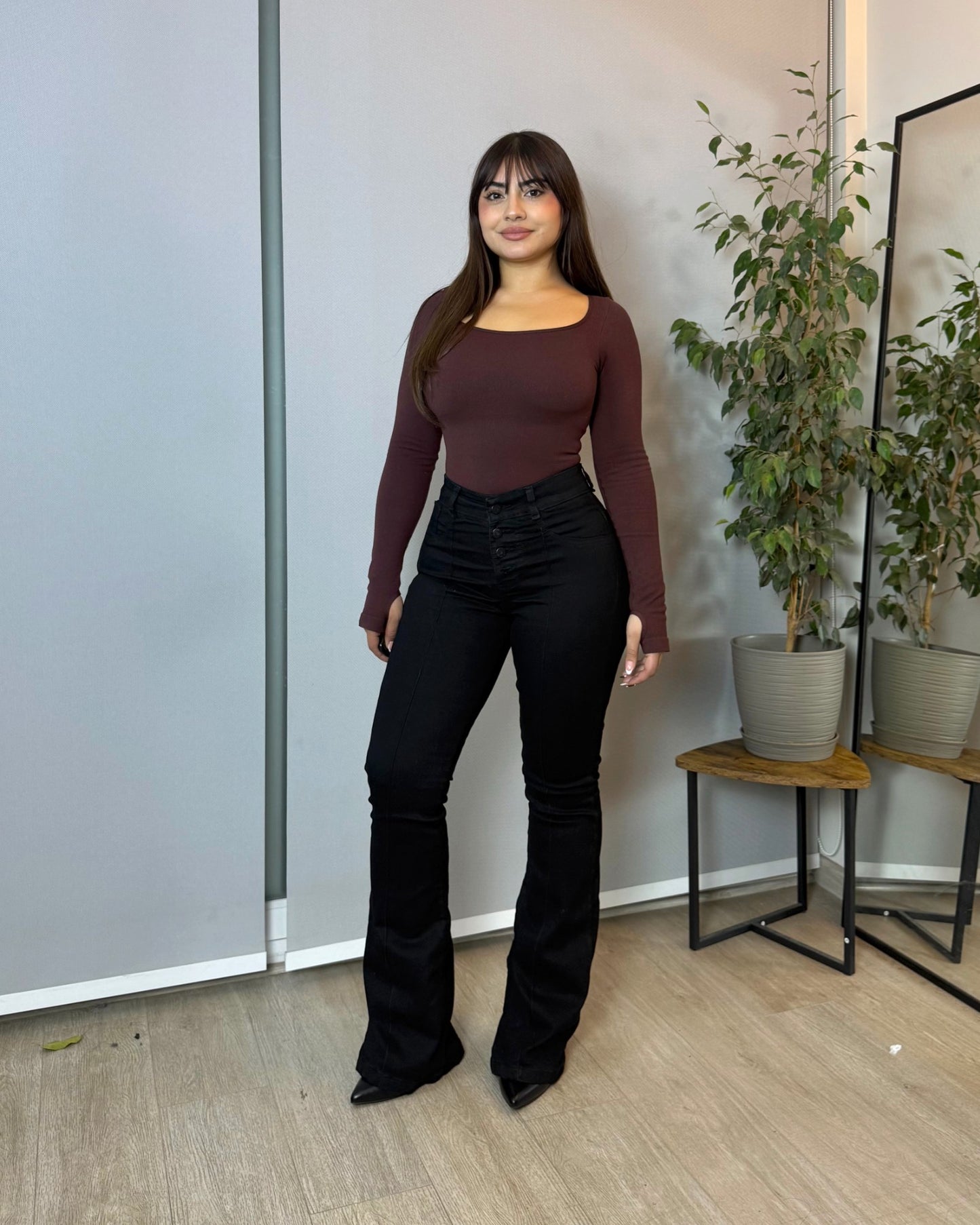 EZ2534 | Jeans Flare Lineal  Botones Negro Nacional Ultra Push Up | EZ | Venta Por Mayor