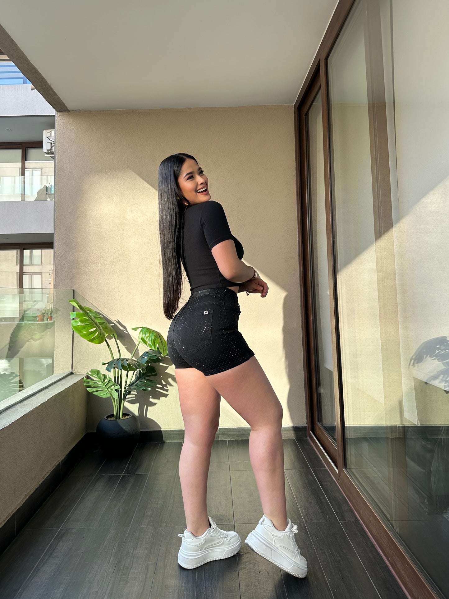 MB047-1 (J2) | Falda Short Negra Brillos | Menina | Venta Por Mayor