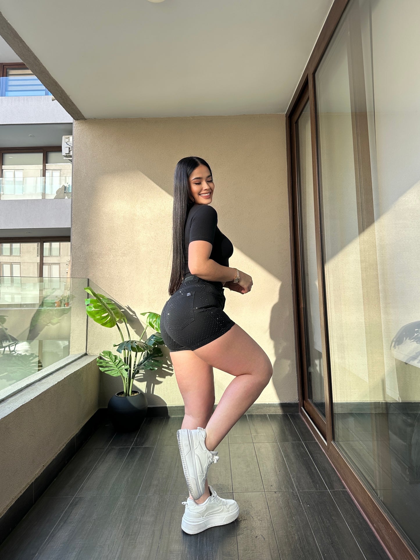 MB047-1 (J2) | Falda Short Negra Brillos | Menina | Venta Por Mayor