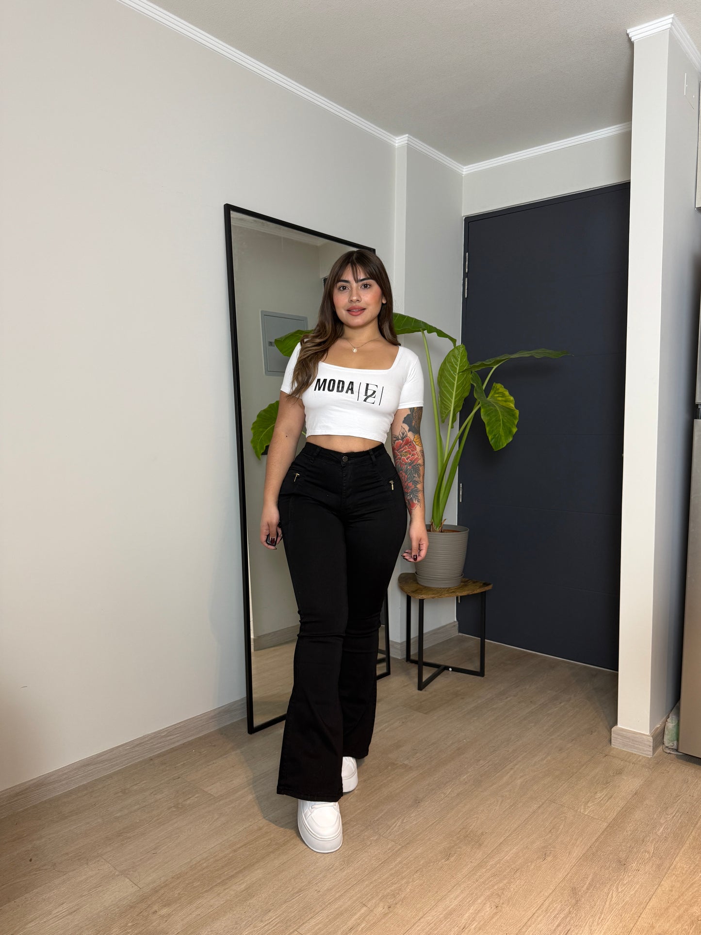 MB2060-4 (V4) | Flare Negro Cierres | Menina | Venta Por Mayor